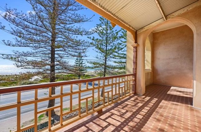 138 Esplanade , Largs Bay SA 5016