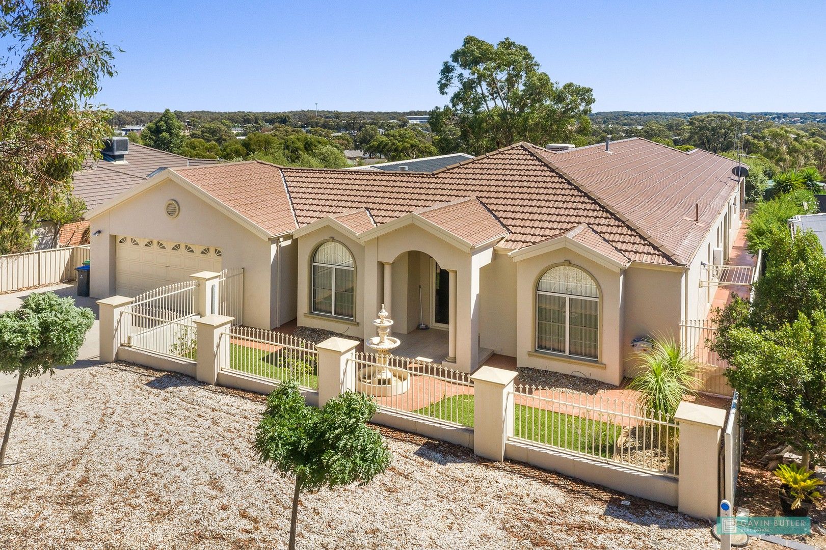 4 bedrooms House in 8 Londey St KANGAROO FLAT VIC, 3555