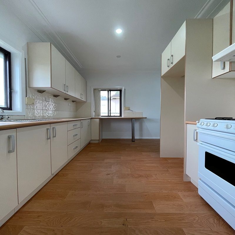 3 bedrooms House in 136 Oxford Street SMITHFIELD NSW, 2164