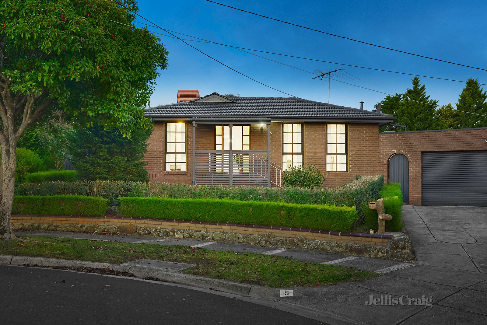 5 Rubens Court, Wheelers Hill VIC 3150, Image 0