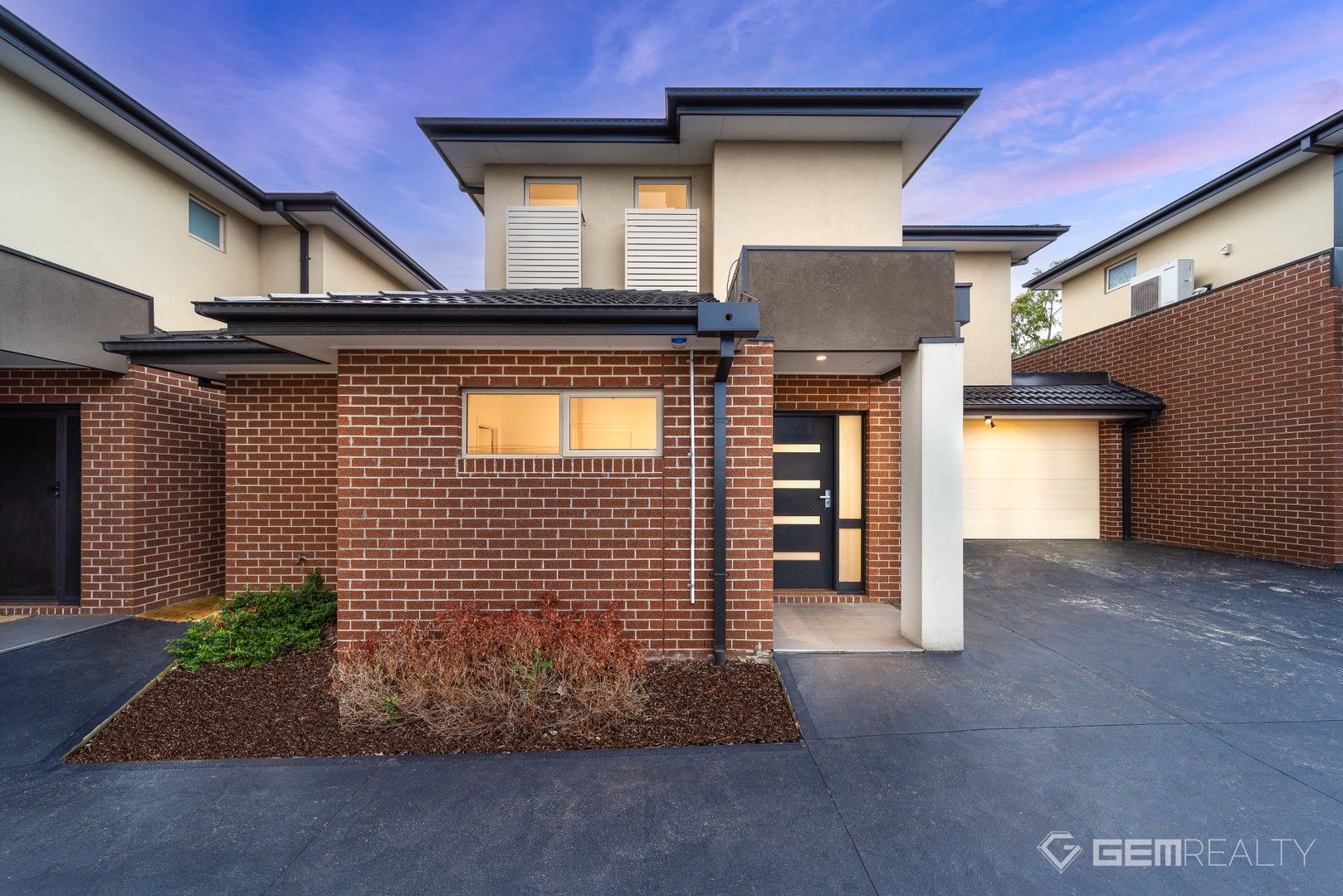 3 bedrooms Townhouse in 2/23 Vasey Avenue MOUNT WAVERLEY VIC, 3149