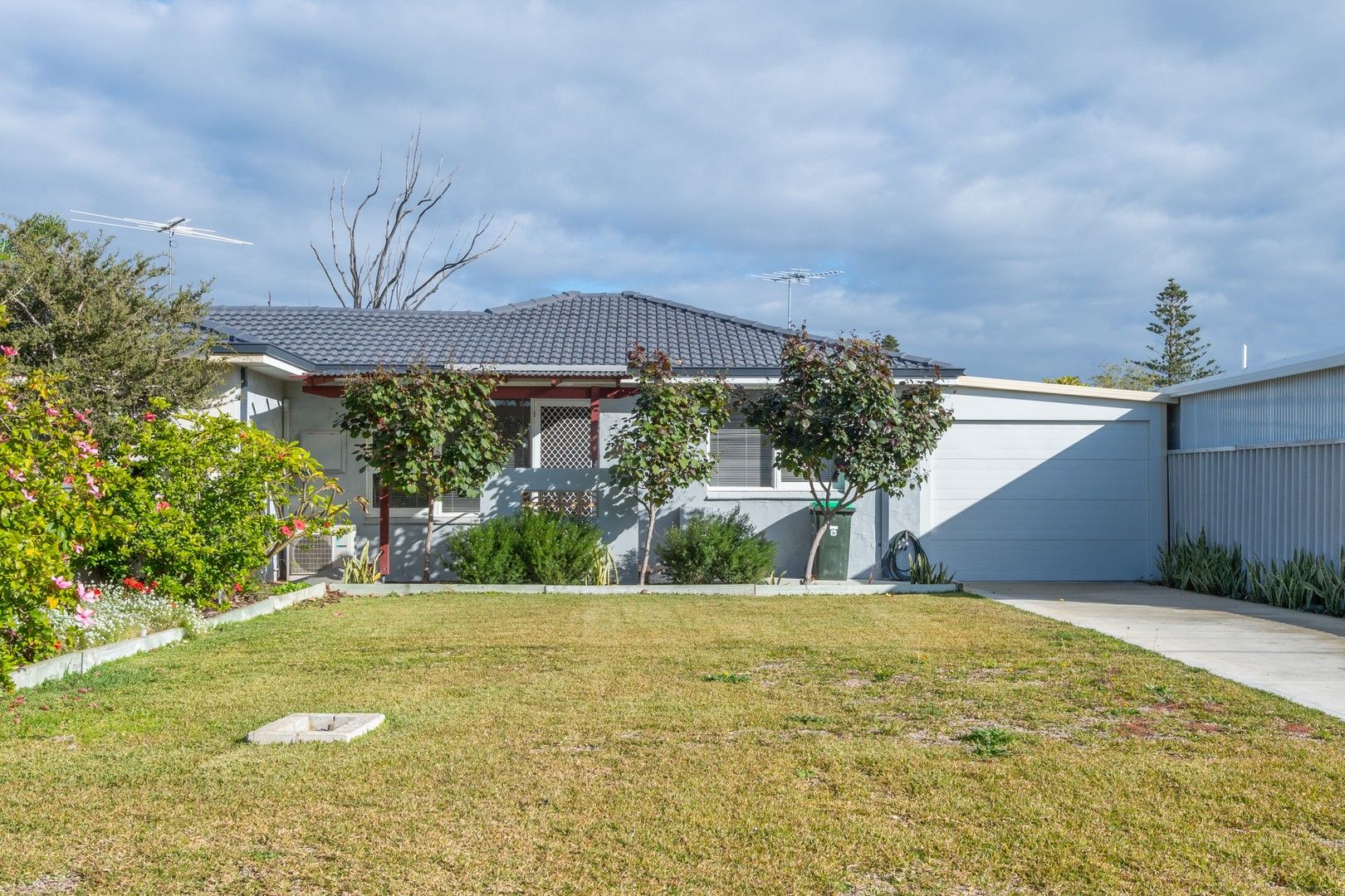 2 bedrooms House in 41A Ray Street ROCKINGHAM WA, 6168