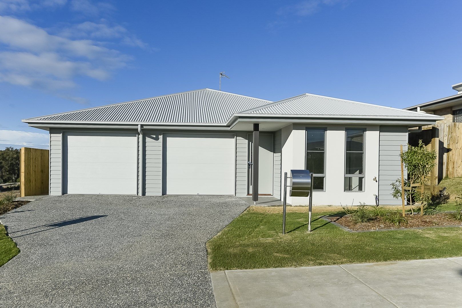 3 bedrooms Semi-Detached in 2/21 McVeigh Street PIMPAMA QLD, 4209