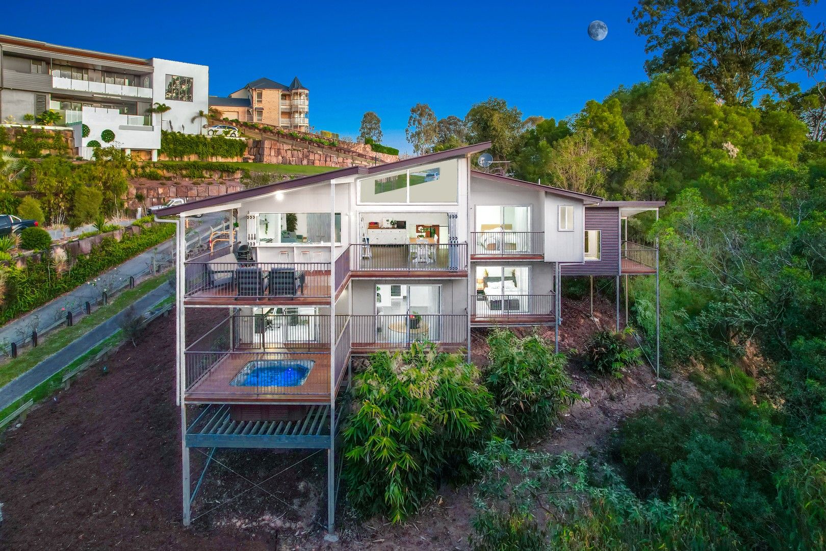 5 bedrooms House in 6A River Vista Crescent MURRUMBA DOWNS QLD, 4503