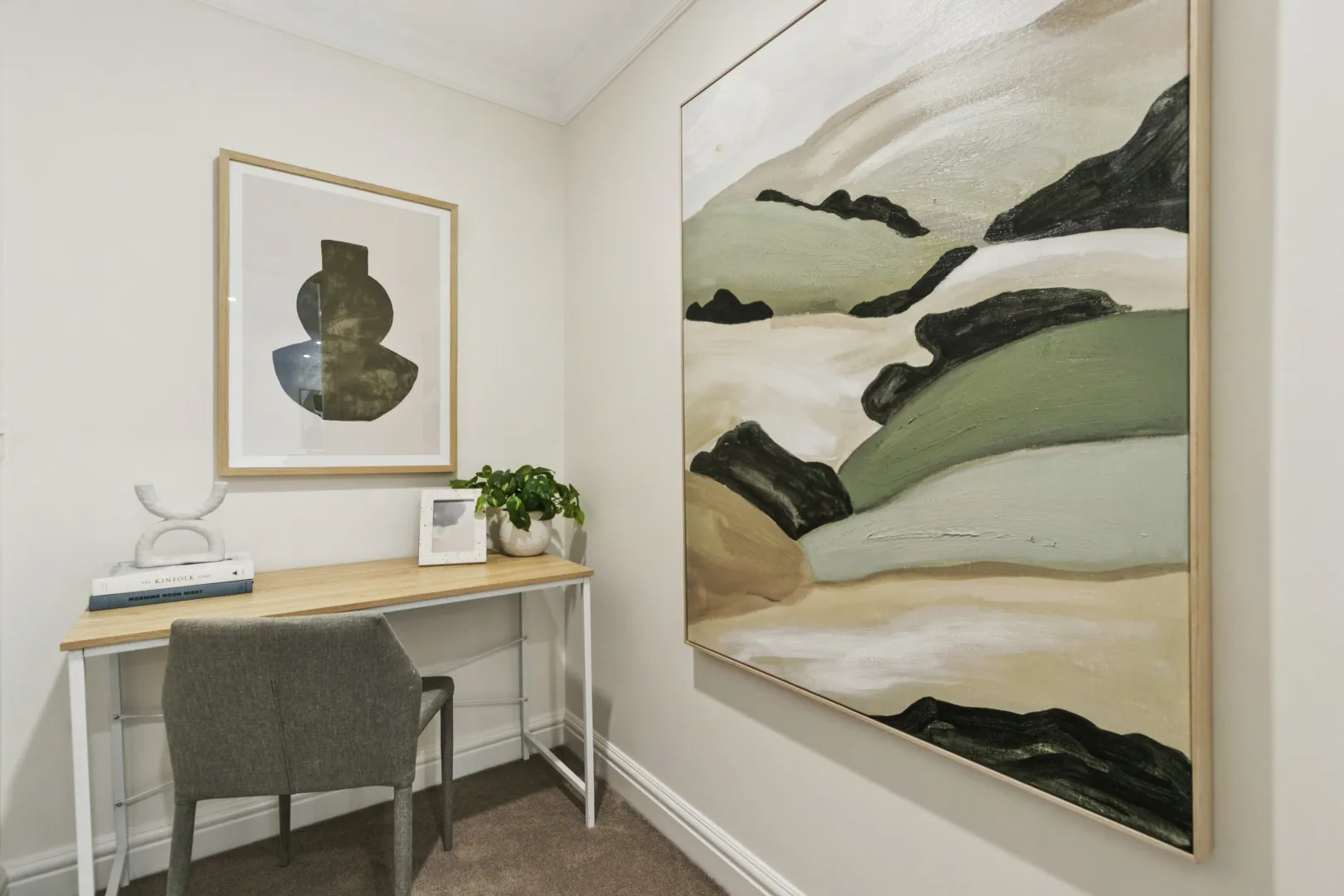 Apartment in Sandringham - More