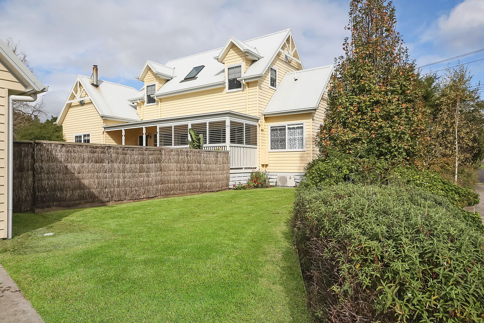 2 Hamilton Street, Camperdown VIC 3260, Image 2