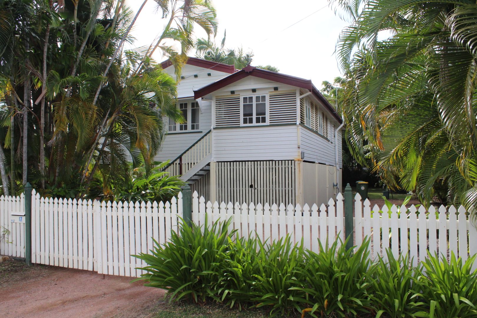 17 Townsville St, West End QLD 4810 Domain