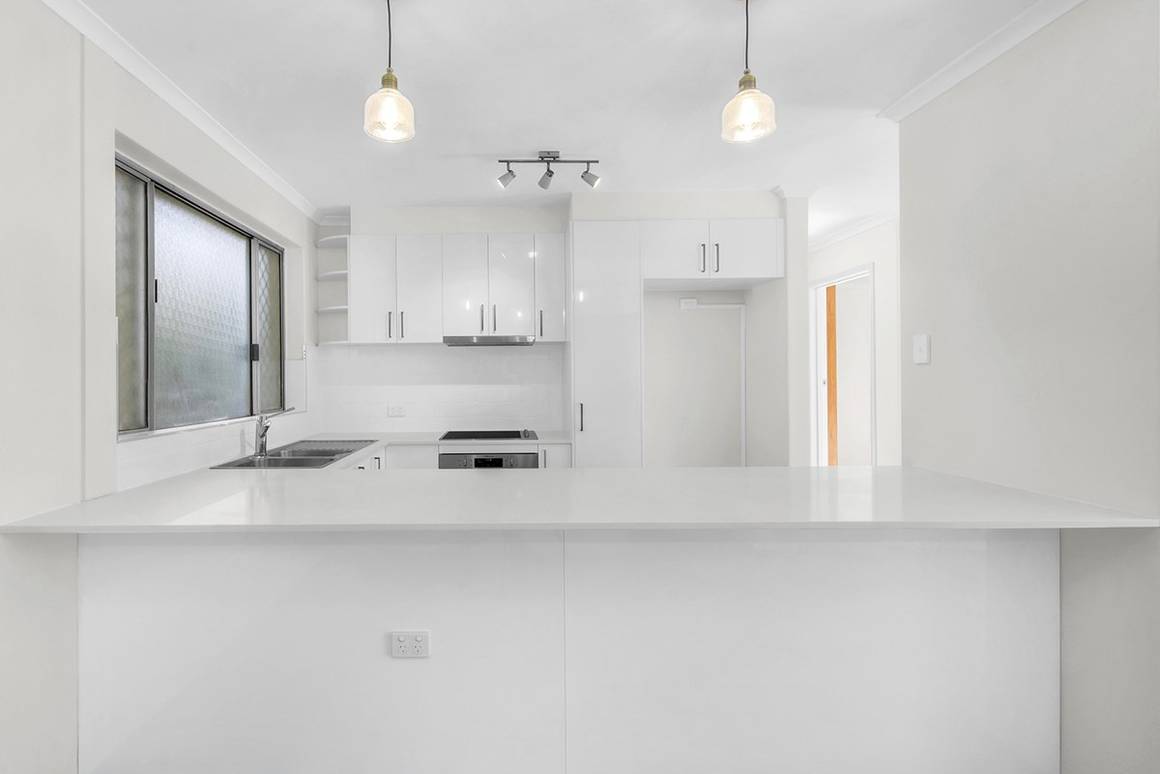 Picture of 1/104 Windermere Road, HAMILTON QLD 4007