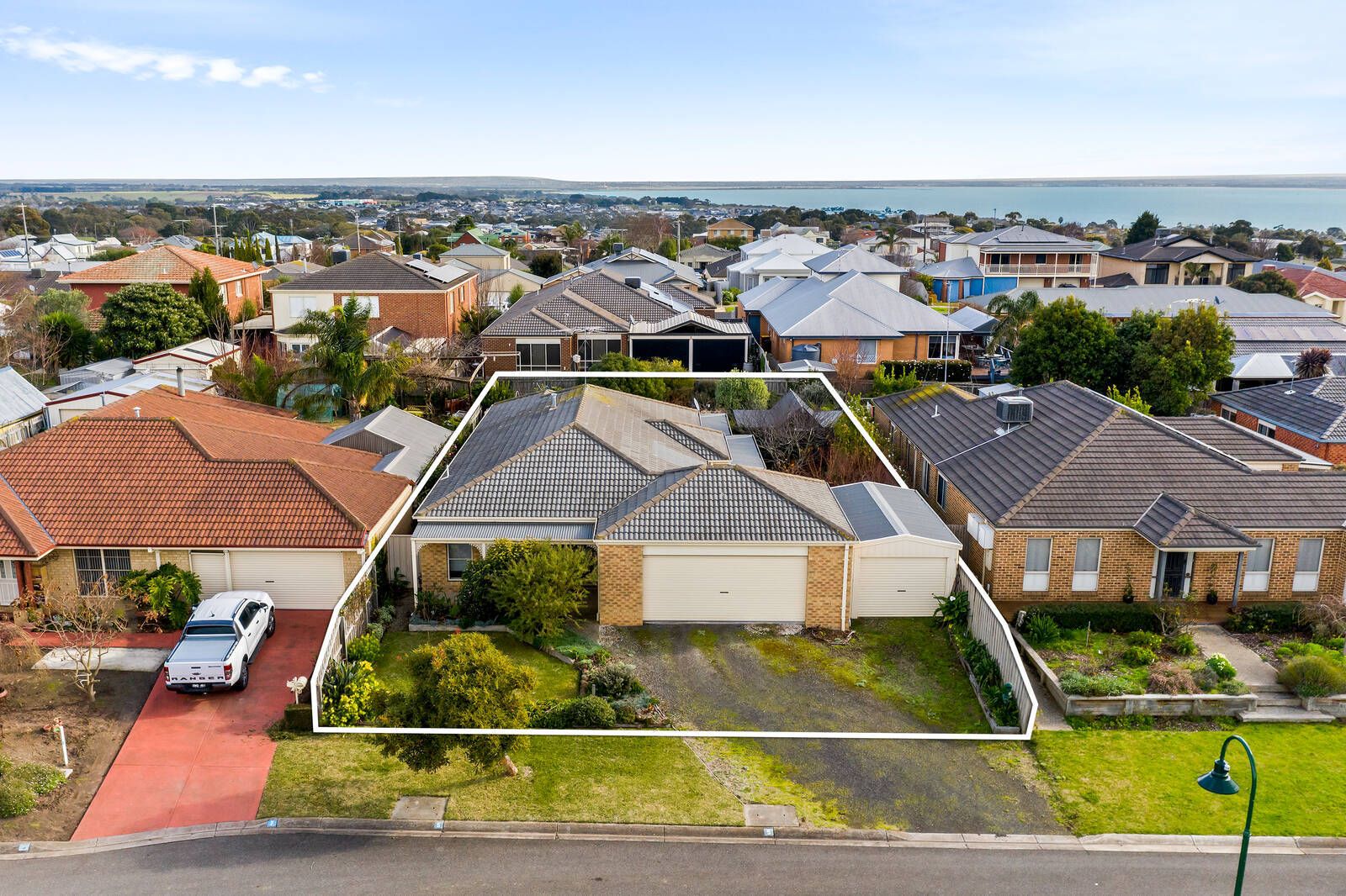 3 bedrooms House in 5 Lenerin Place DRYSDALE VIC, 3222