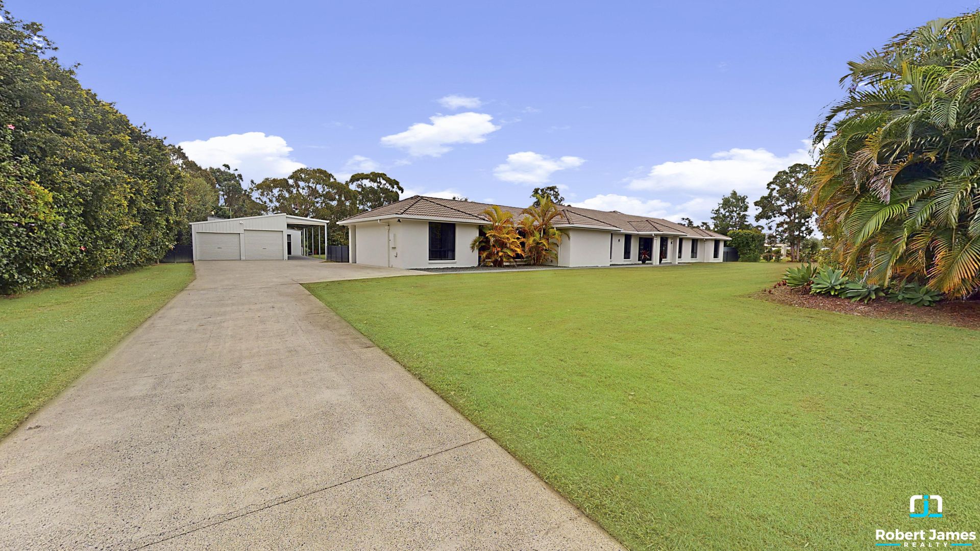 105 Devonstone Drive, Cooroibah QLD 4565, Image 2