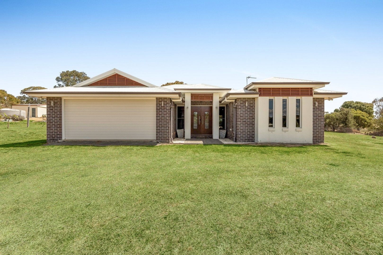 6 Phipps Drive, Meringandan West QLD 4352 House For Rent 590 Domain