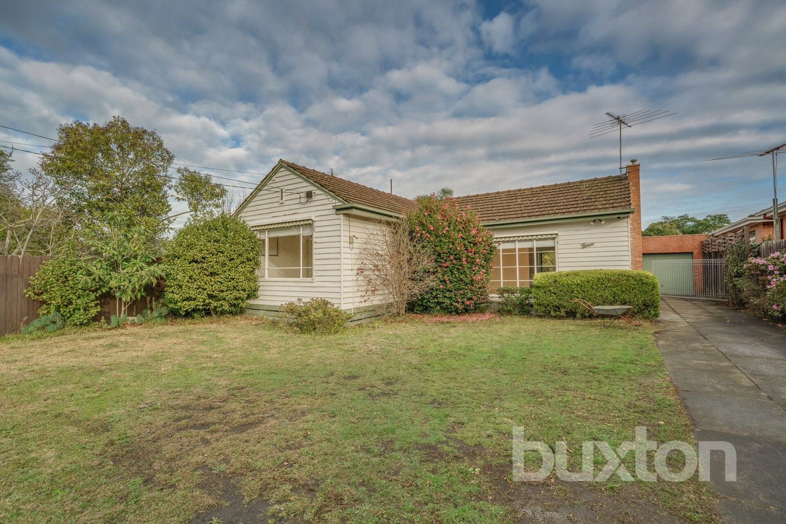 3 bedrooms House in 3 Windsor Avenue OAKLEIGH SOUTH VIC, 3167