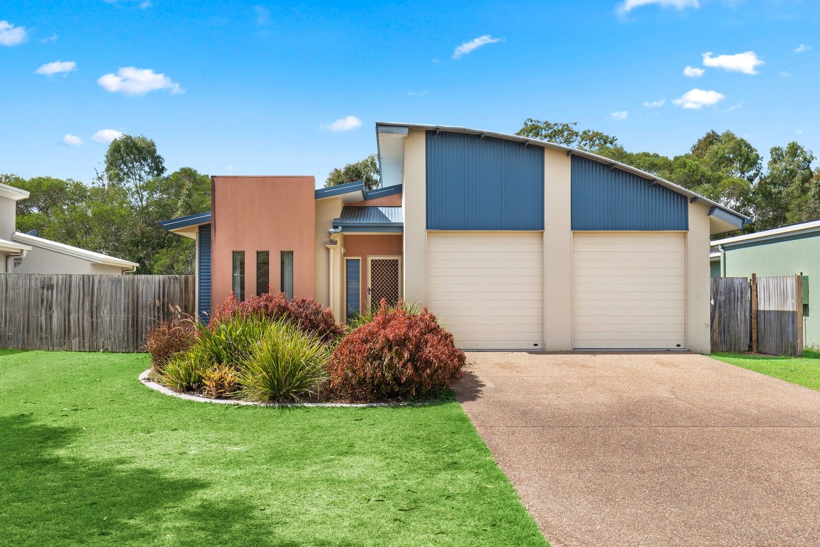 4 bedrooms House in 34 Swan View Court TOOGOOM QLD, 4655