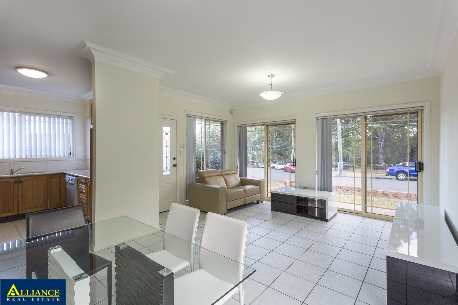 1/14 Cook Crescent, East Hills NSW 2213, Image 2