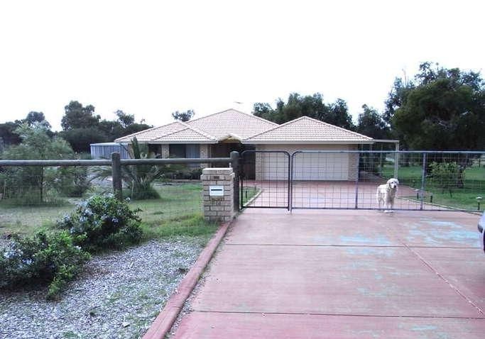 4 bedrooms House in 67 Boeing Way JANDAKOT WA, 6164