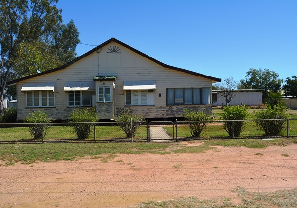 8 Acacia Street, Blackall QLD 4472