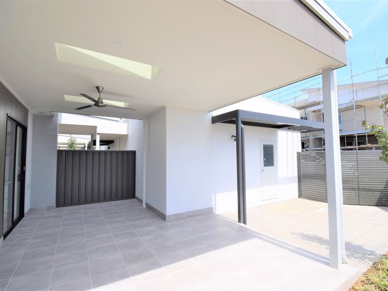 98 The Promontory Drive, Shell Cove NSW 2529, Image 2