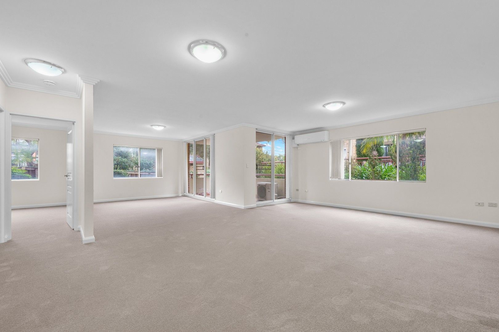 2 bedrooms Apartment / Unit / Flat in 5/240-242 Old Northern Road CASTLE HILL NSW, 2154