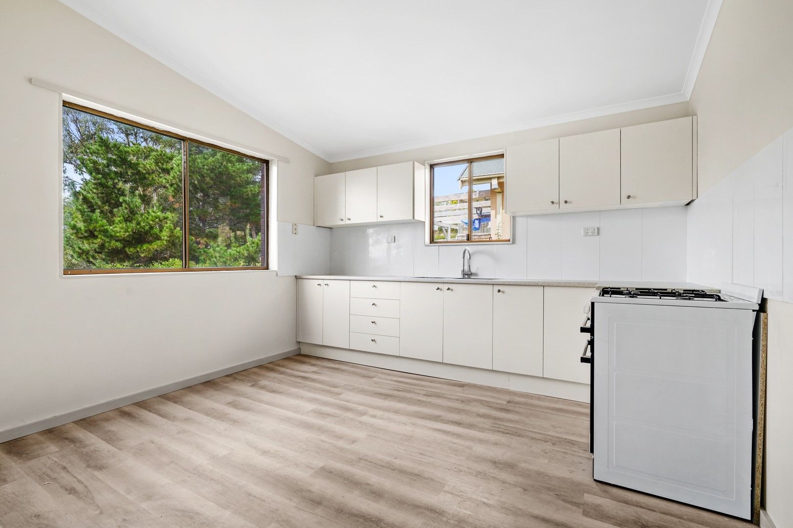 3 bedrooms House in 8 Krista Pl TAHMOOR NSW, 2573