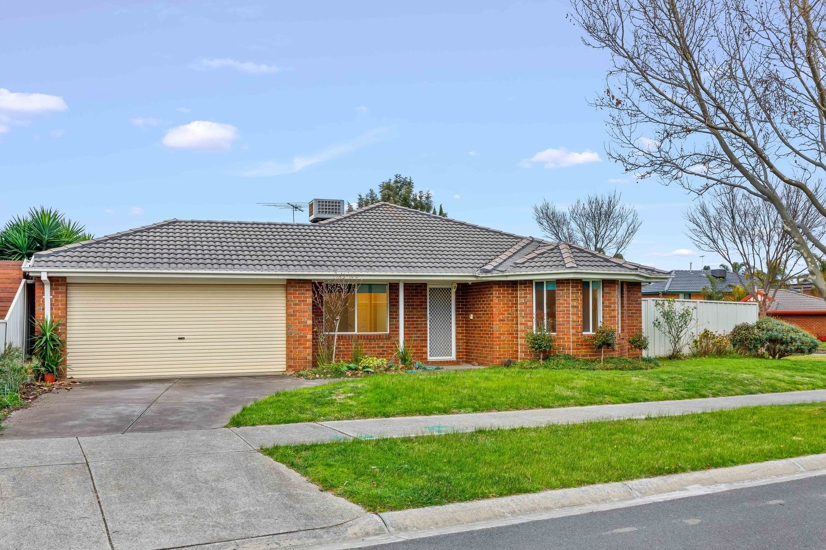 2 Lockhart Avenue, Attwood VIC 3049, Image 0