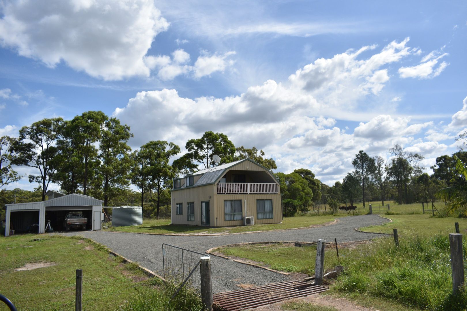 195 Old Coach Rd, Oakhurst QLD 4650, Image 1