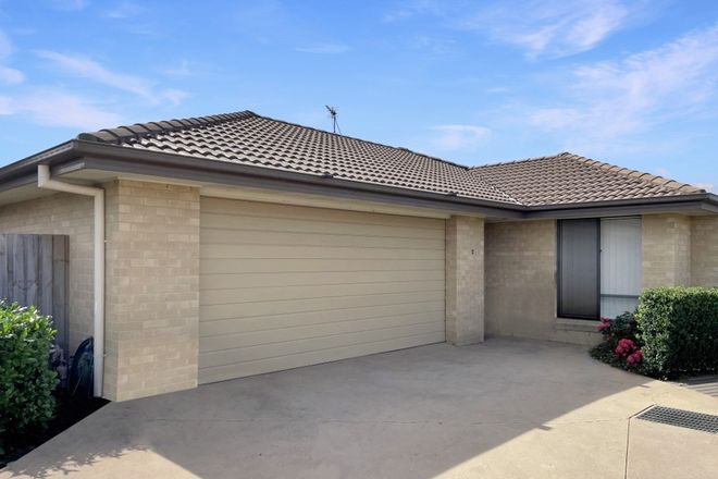 Picture of 2/73 McKeachie Drive, ABERGLASSLYN NSW 2320
