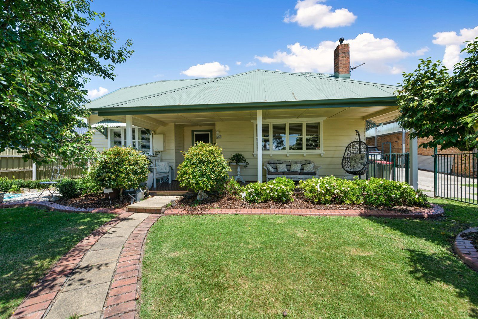 3 bedrooms House in 5 Dreverman Street BAIRNSDALE VIC, 3875