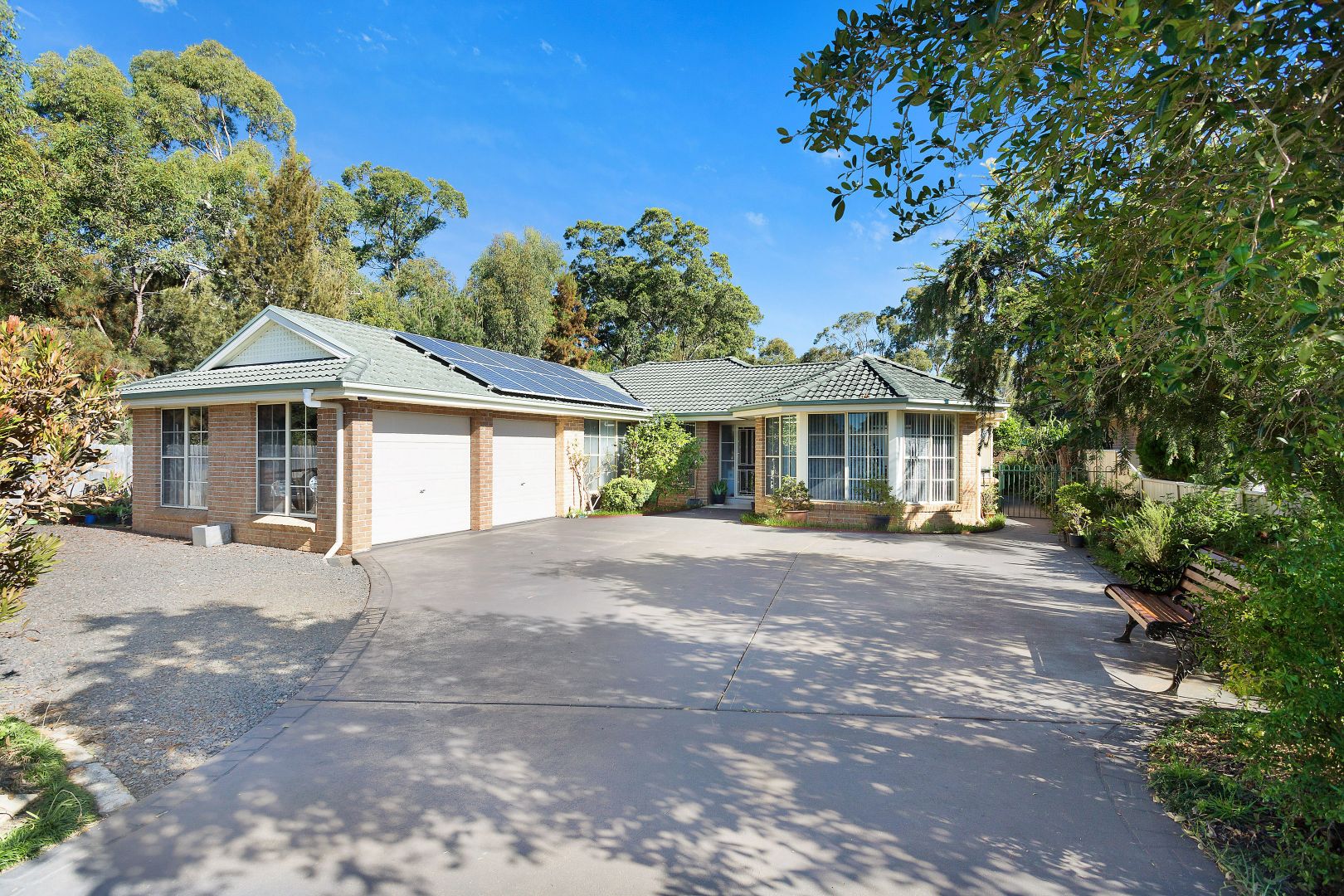 19 Sheraton Circuit, Bomaderry Property History & Address Research