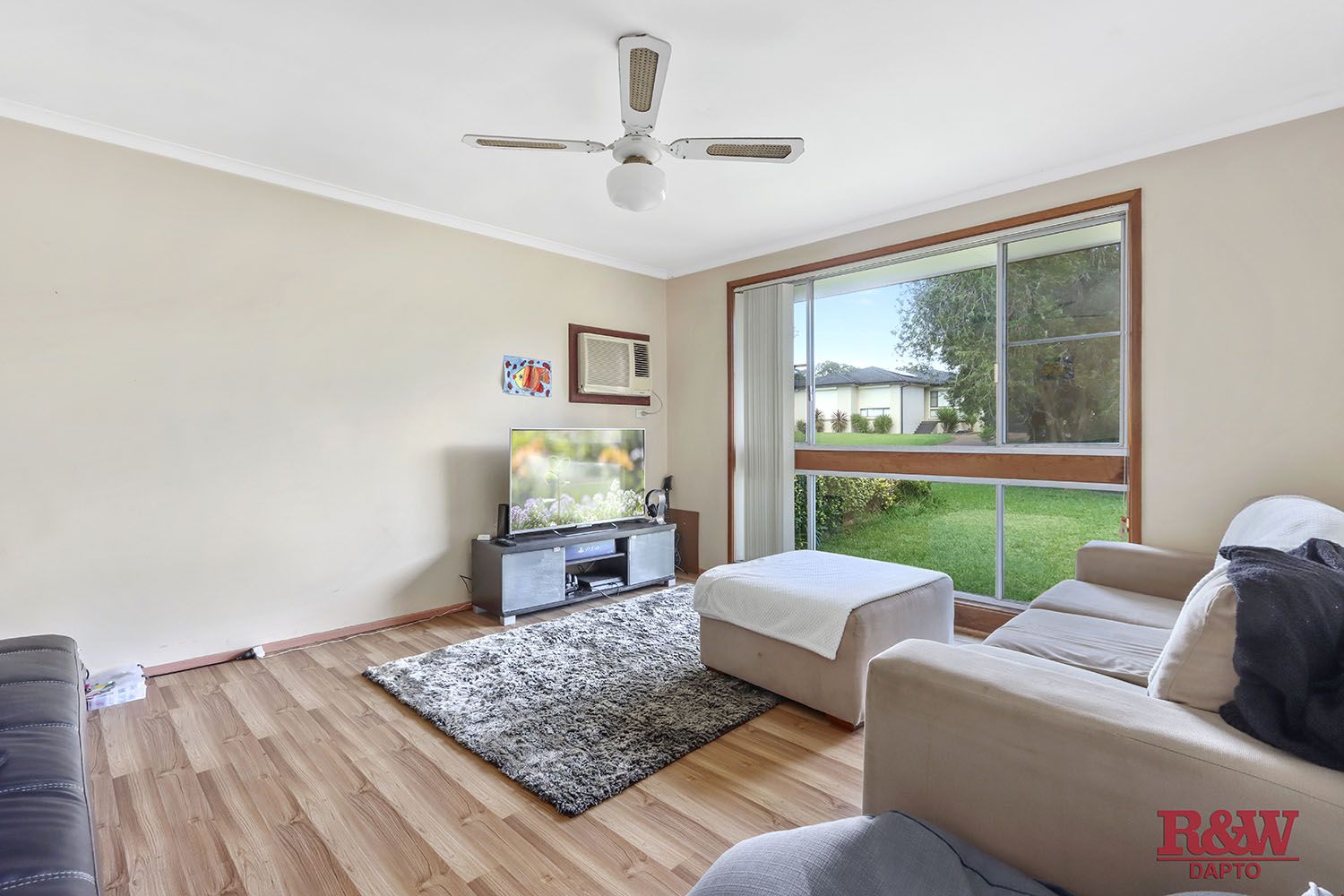 15 Ritchie Crescent, Horsley NSW 2530, Image 2