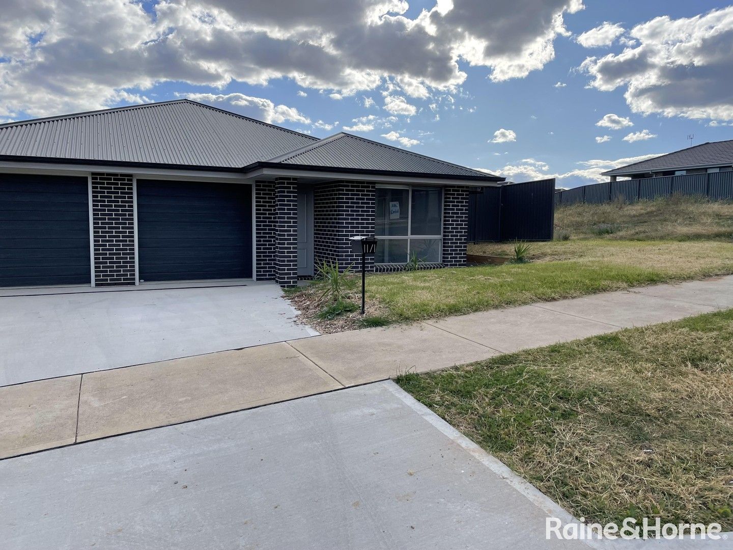 1/11 McKay Place, North Tamworth NSW 2340 House For Rent 470 Domain