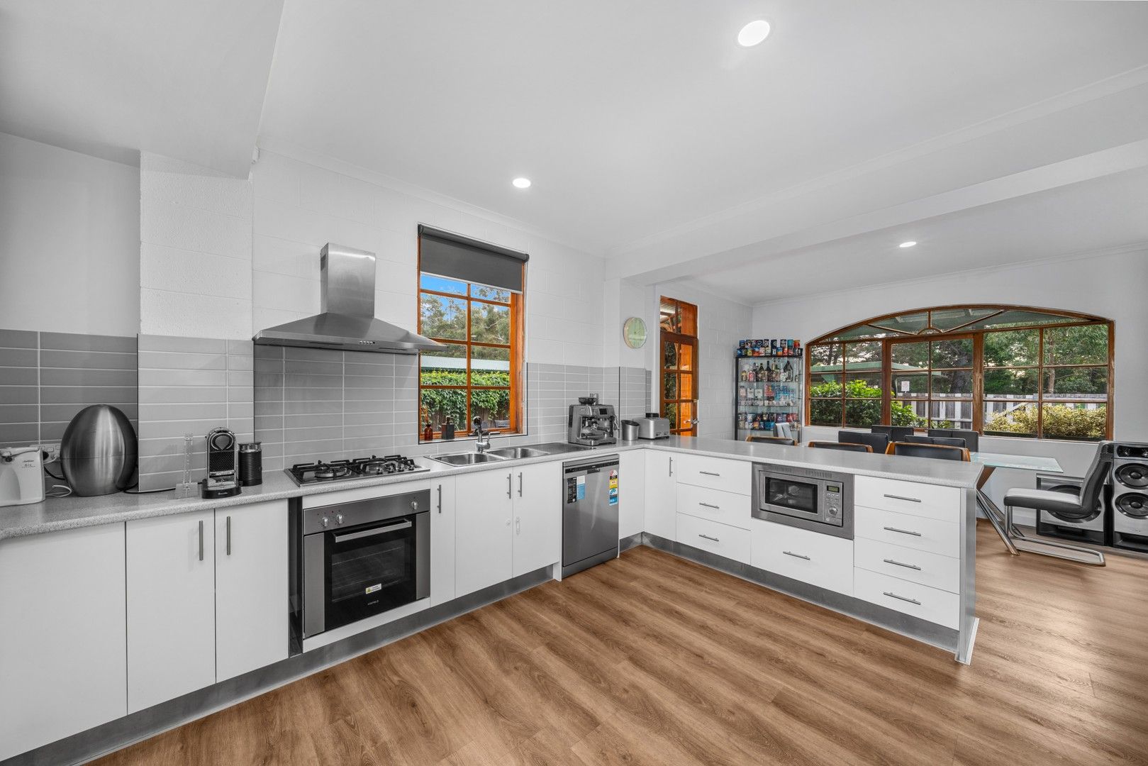 3 bedrooms House in 72 Surf Rd SEVEN MILE BEACH TAS, 7170