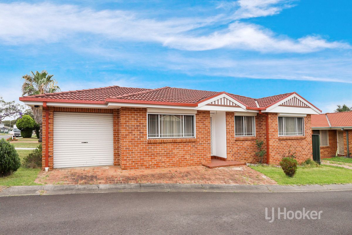 3 bedrooms House in 116 Armitage Drive GLENDENNING NSW, 2761