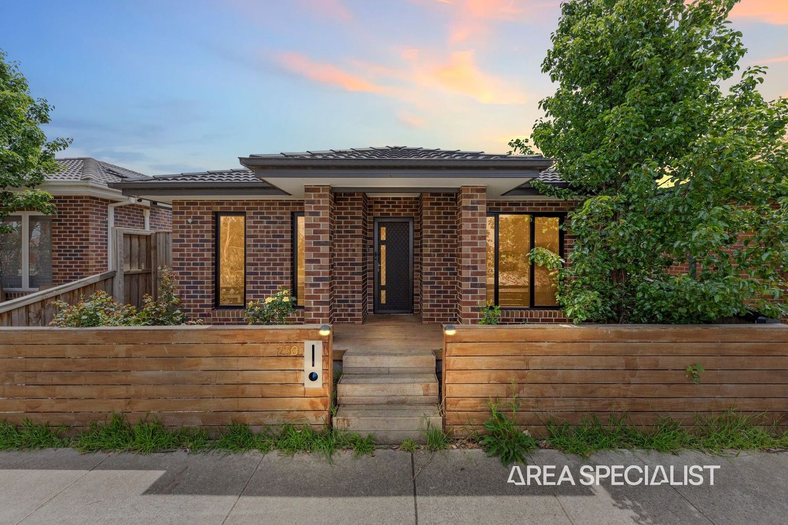 4 bedrooms House in 280 Rix Road OFFICER VIC, 3809