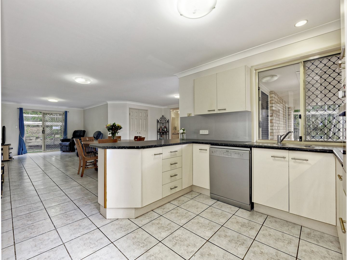 17 Peace Court, Eatons Hill QLD 4037, Image 2
