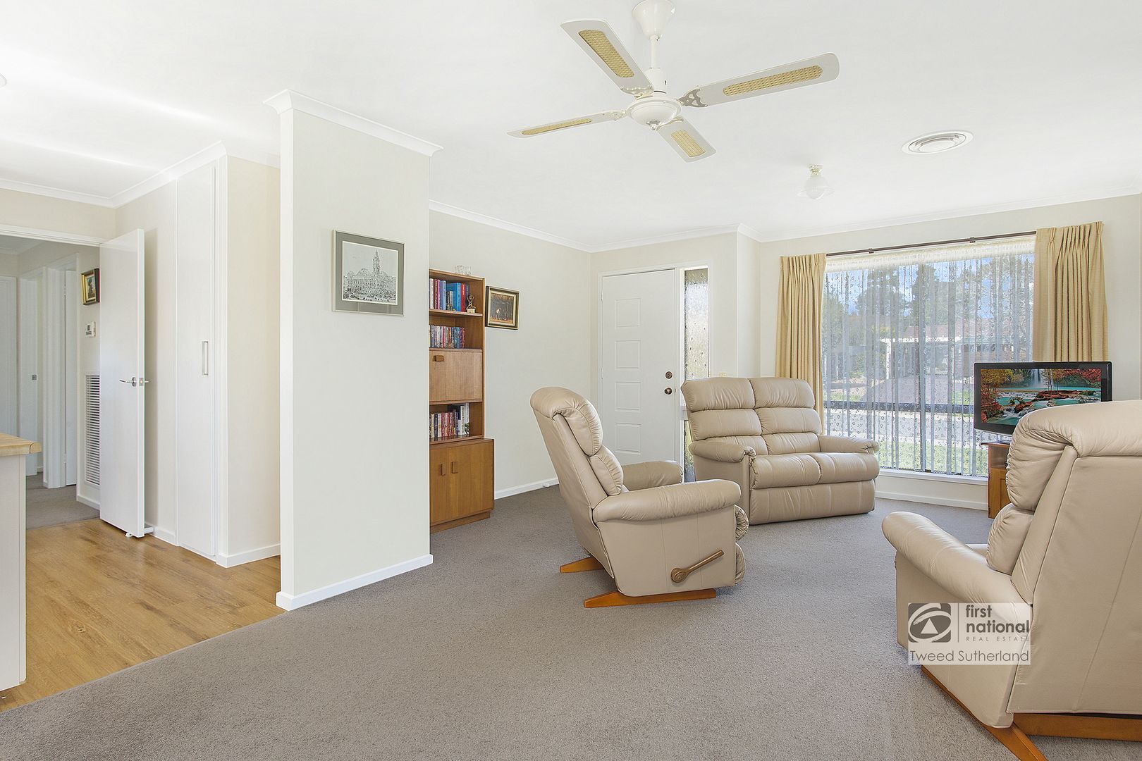 2/14 Jeffrey Avenue, Flora Hill VIC 3550, Image 2