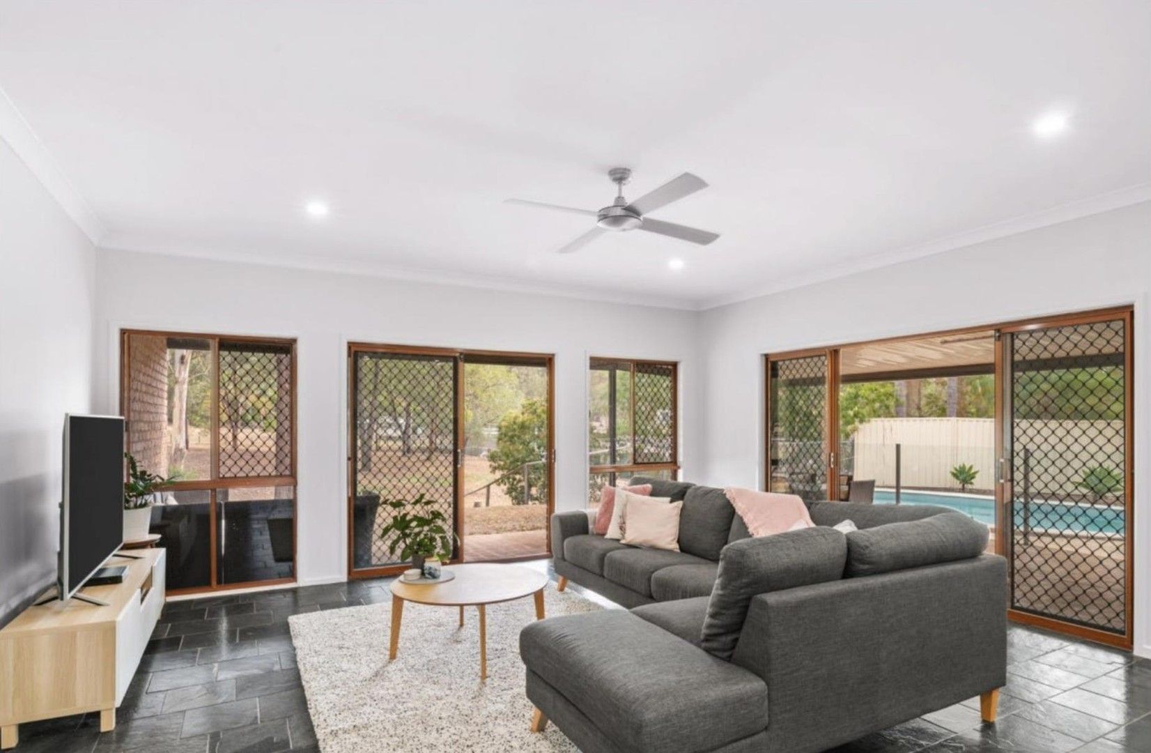 4 bedrooms House in 32 Paterson Road YATALA QLD, 4207