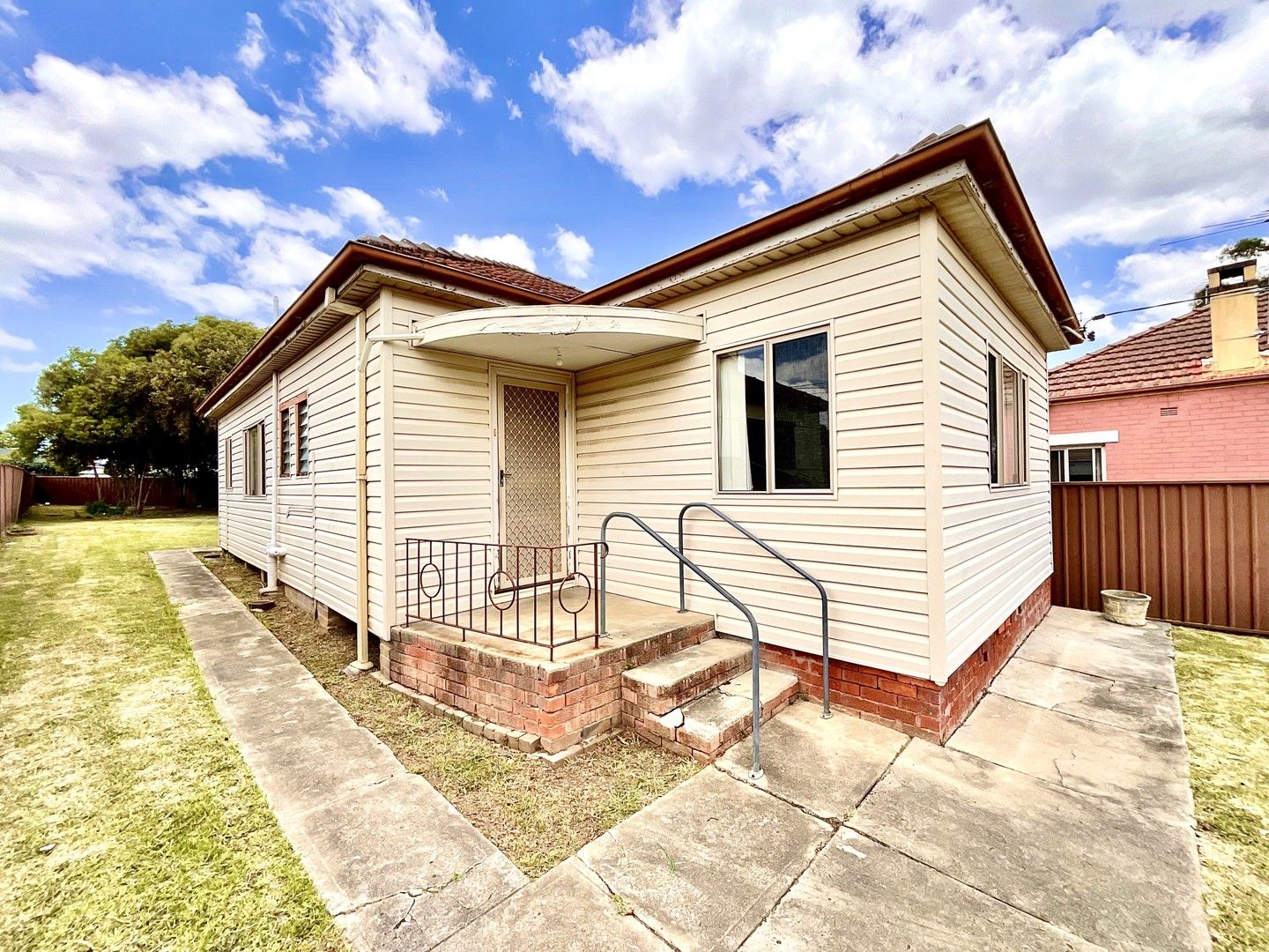 2 bedrooms House in 24 Linden Avenue PUNCHBOWL NSW, 2196