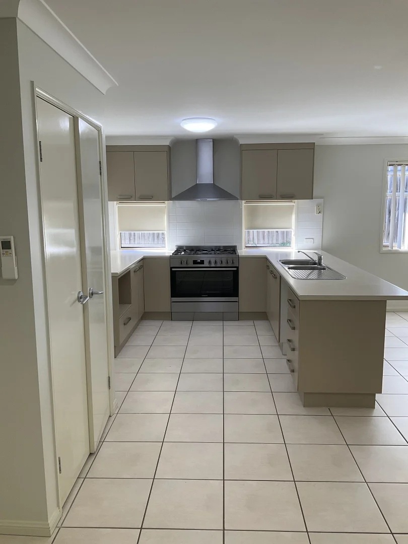 Moggill QLD 4070 photo 4