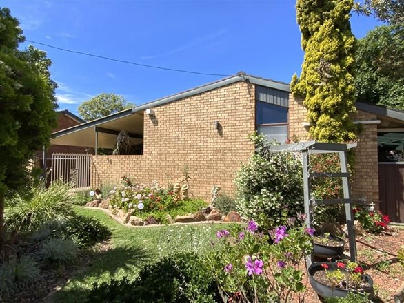 16 Mcdonnell Street, Forbes NSW 2871