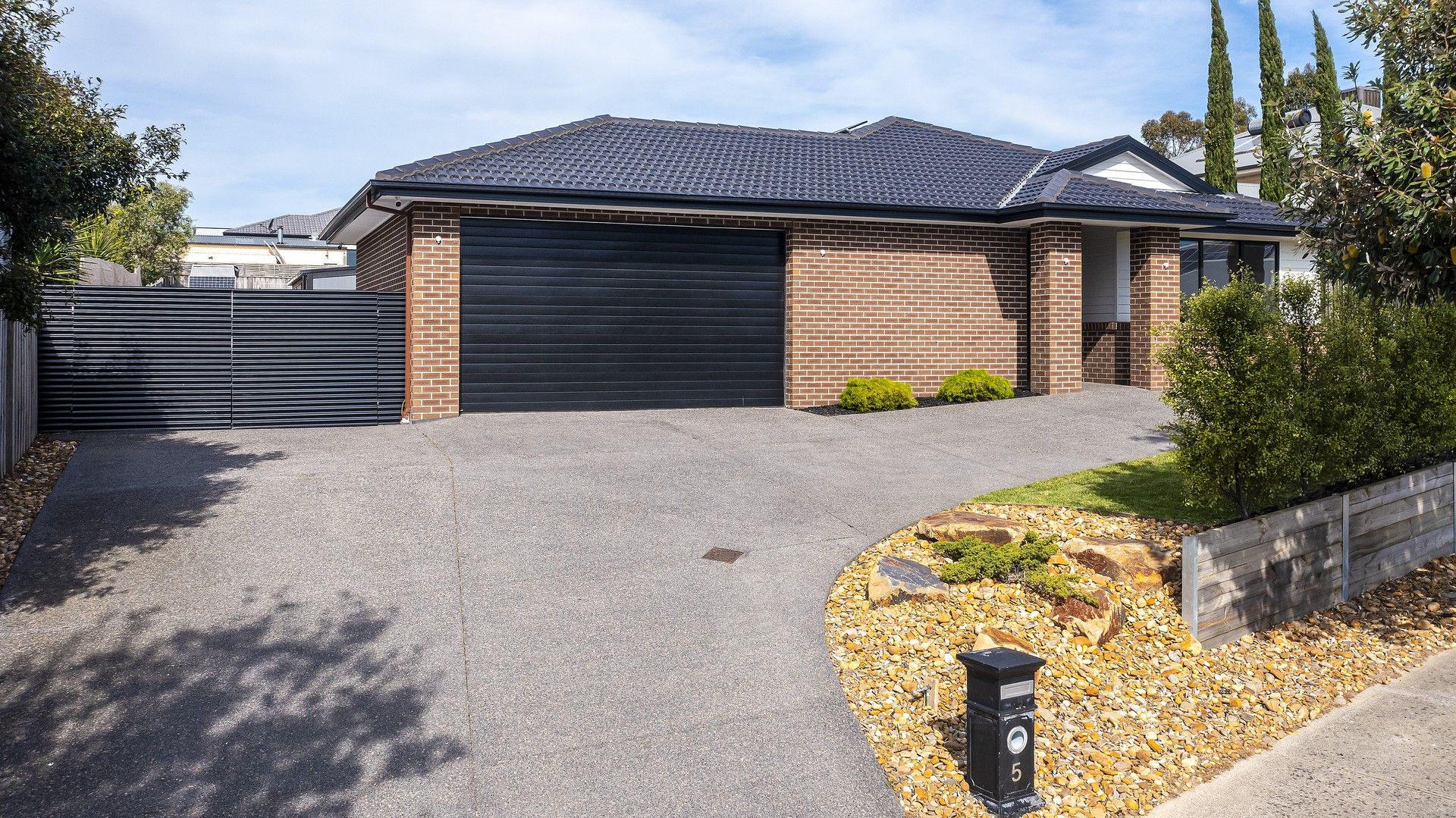 4 bedrooms House in 5 Guava Court LANGWARRIN VIC, 3910