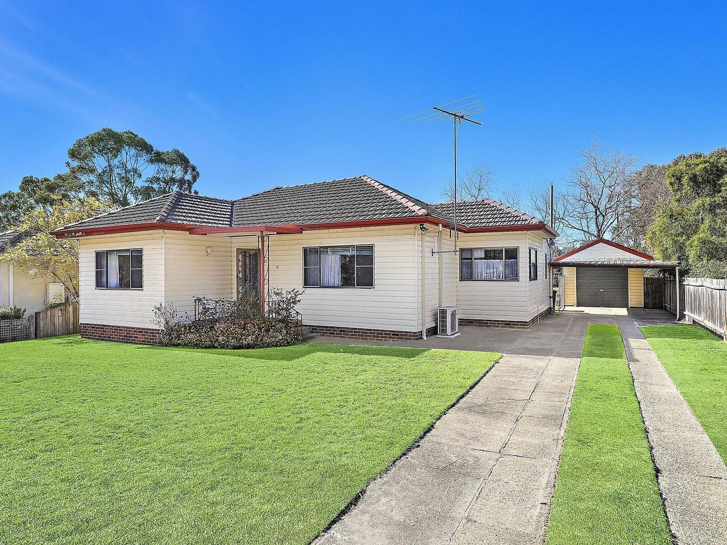 11 Carter Street, Seven Hills NSW 2147, Image 1