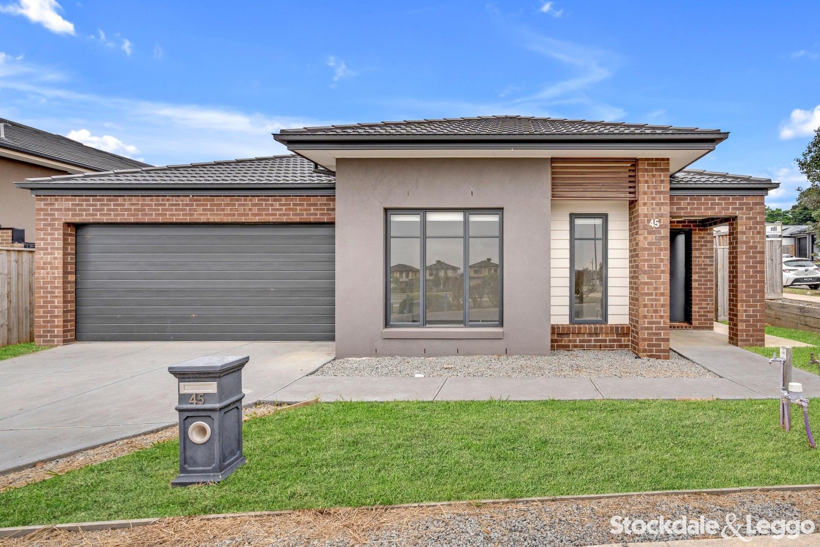4 bedrooms House in 45 Welland Drive MICKLEHAM VIC, 3064