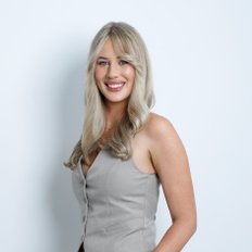 Agents and Co Property Group - Chloe Curtis