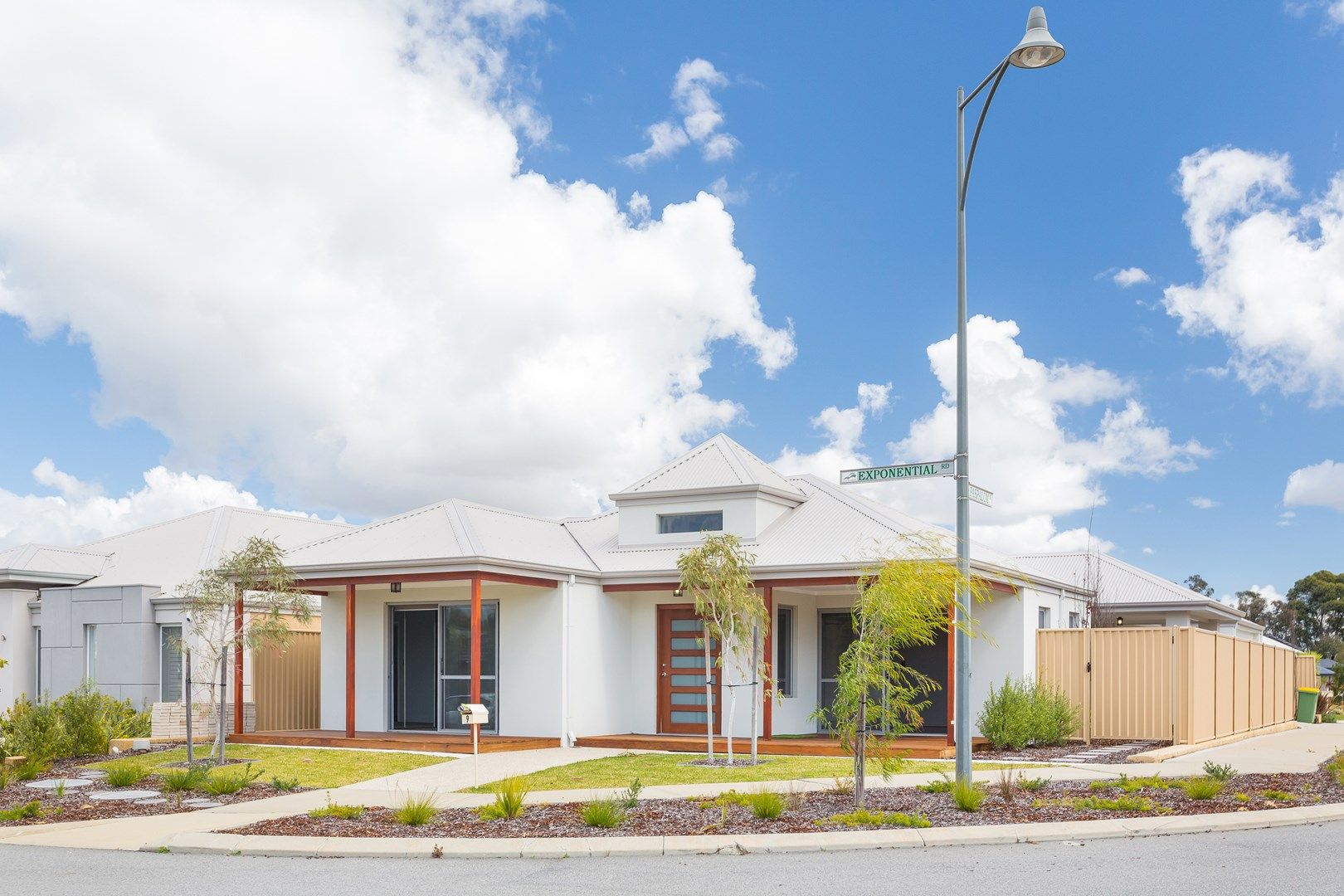 4 bedrooms House in 9 Exponential Road PIARA WATERS WA, 6112
