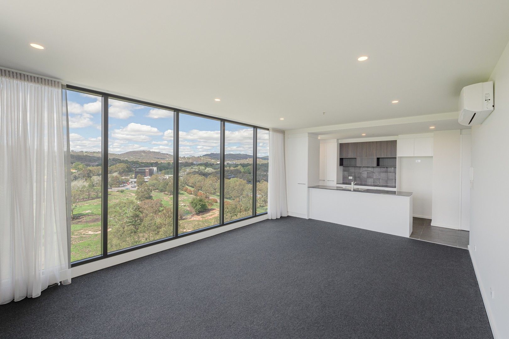 2 bedrooms Apartment / Unit / Flat in 73/15 Irving Street PHILLIP ACT, 2606