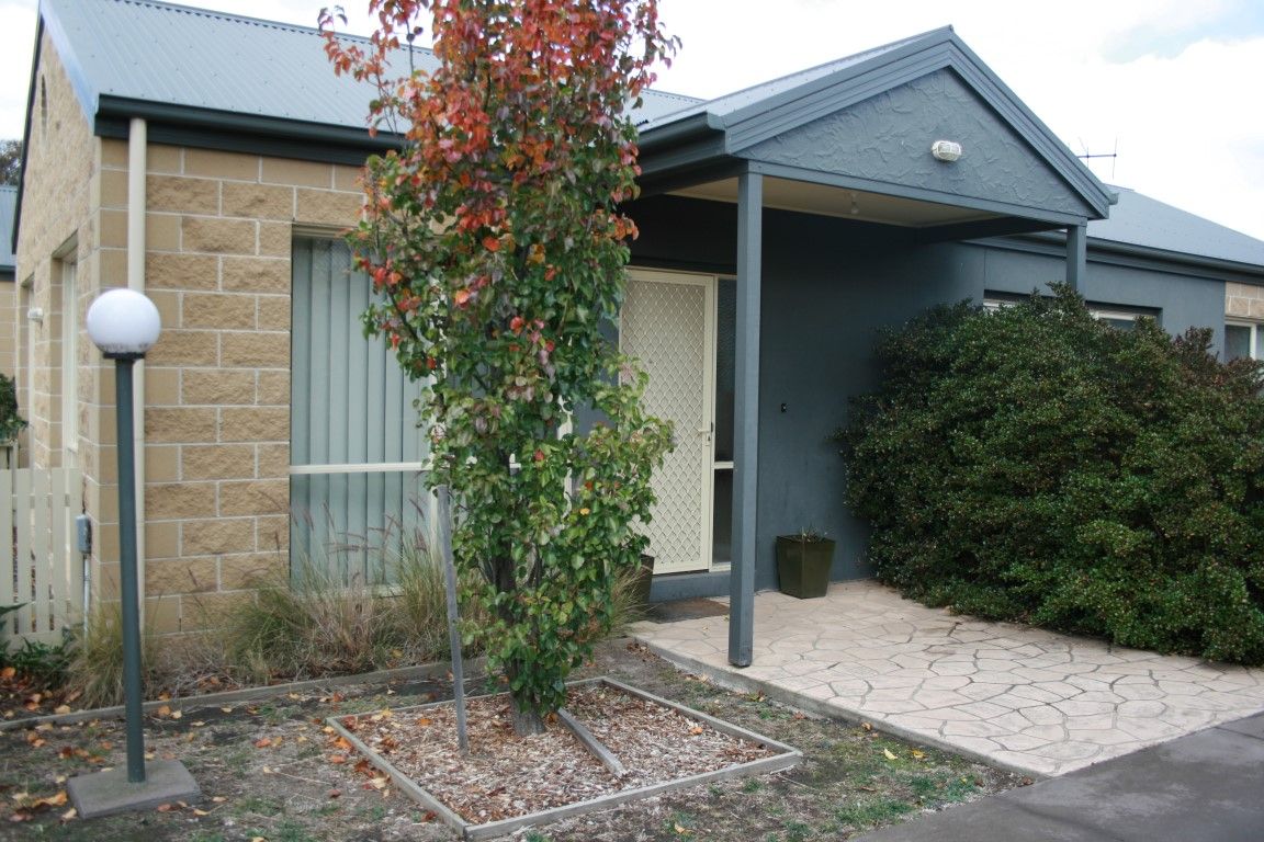 2/35 Stephen Street, Riddells Creek VIC 3431 House For Rent 350