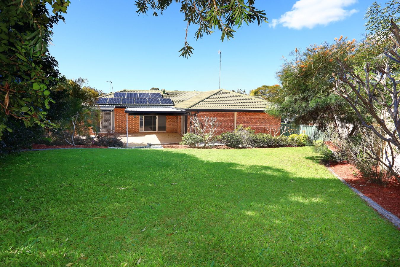 9 Lorne Court, Merrimac QLD 4226, Image 2