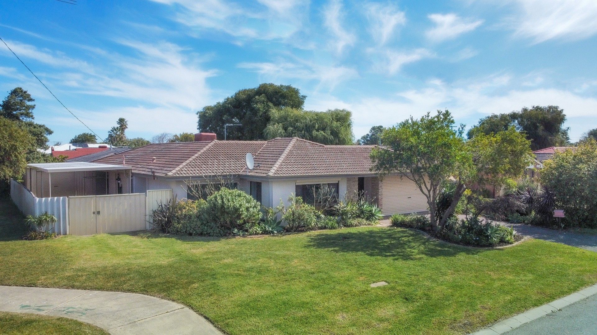4 bedrooms House in 1 Chidley Place ROCKINGHAM WA, 6168