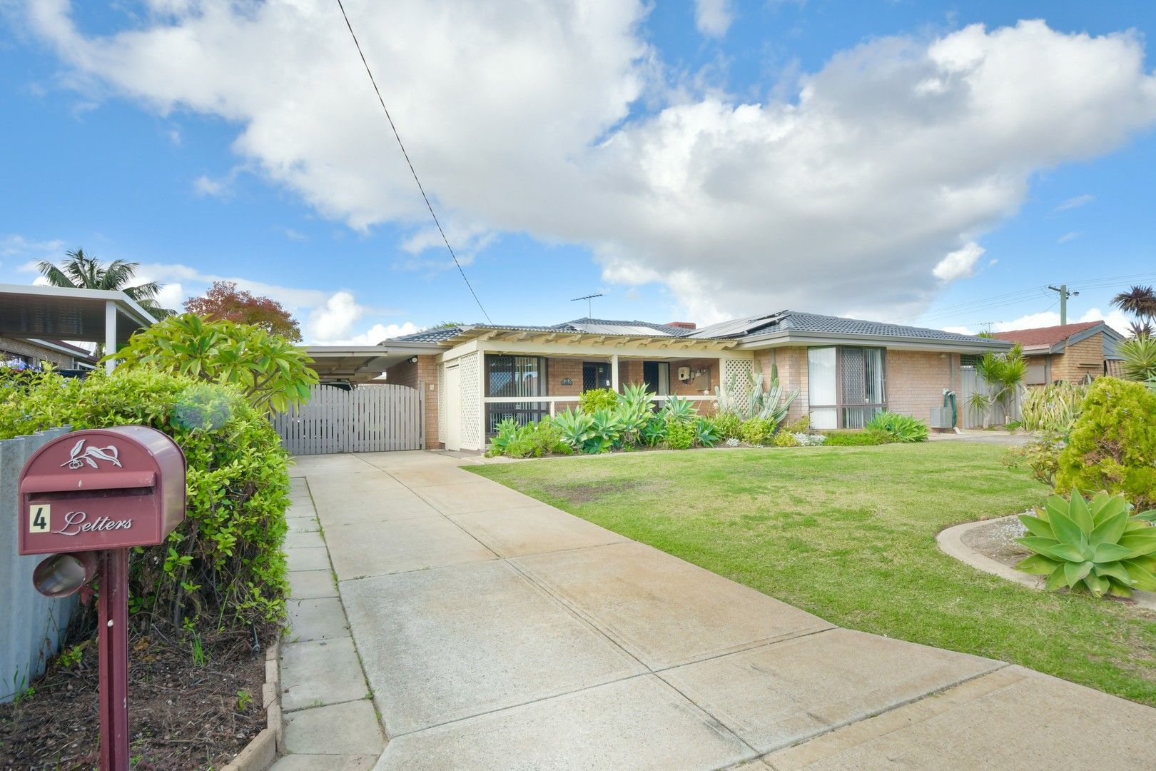 3 bedrooms House in 4 Neale Place COOLOONGUP WA, 6168