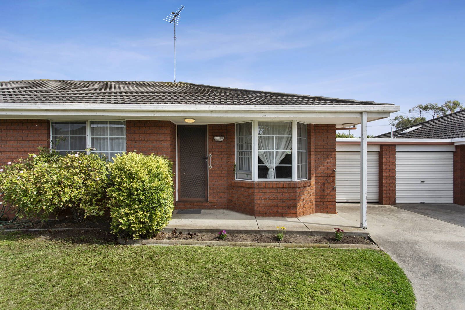 2/147 Roslyn Road, Belmont VIC 3216, Image 0